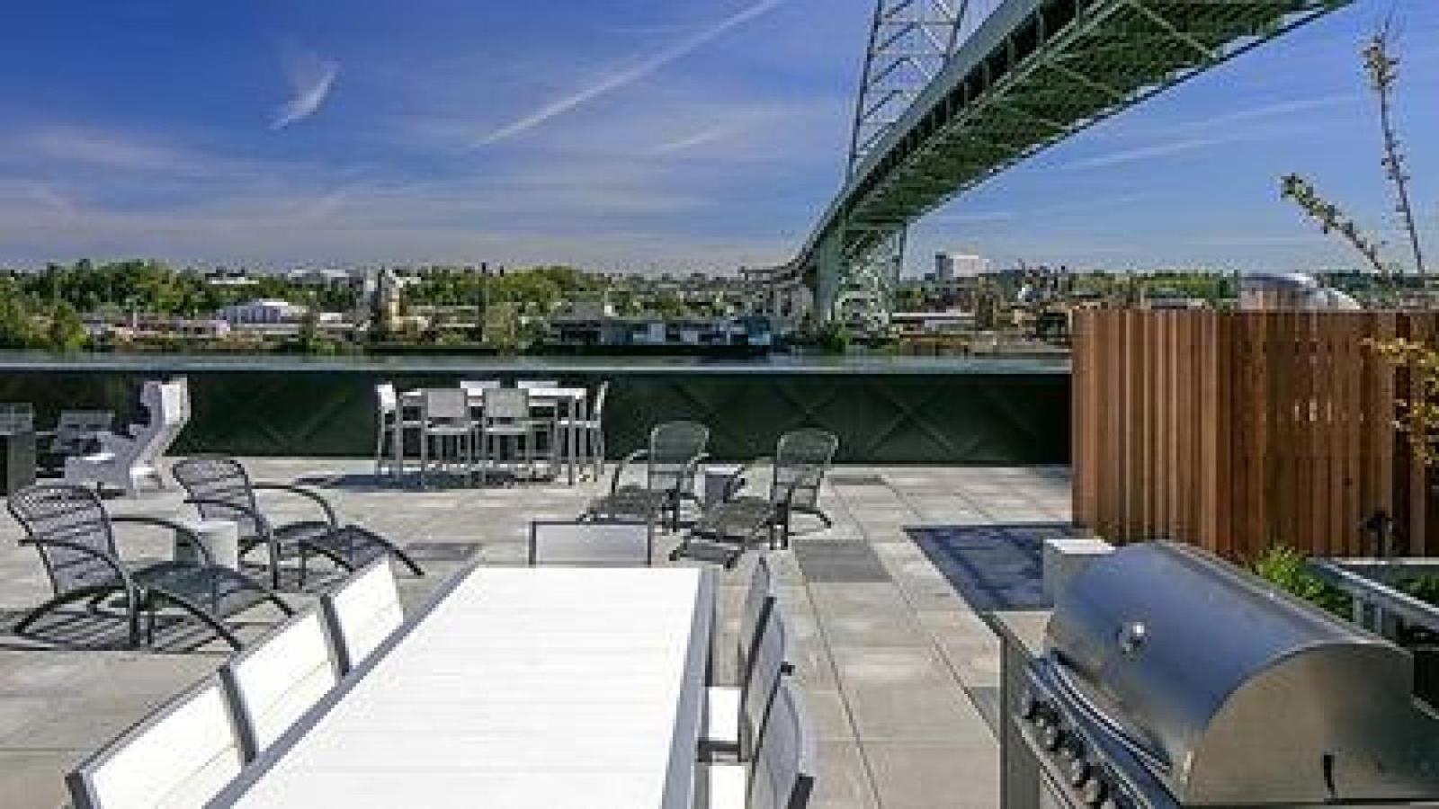 Apartment Landing Modern With Amazing Amenities