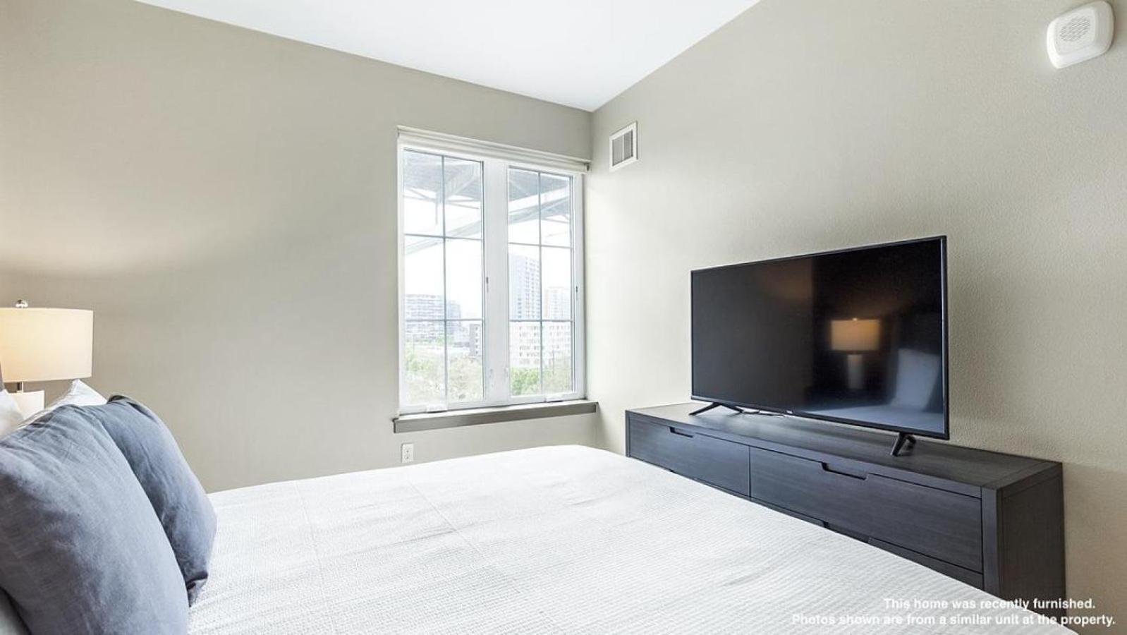 Apartment Landing Modern With Amazing Amenities