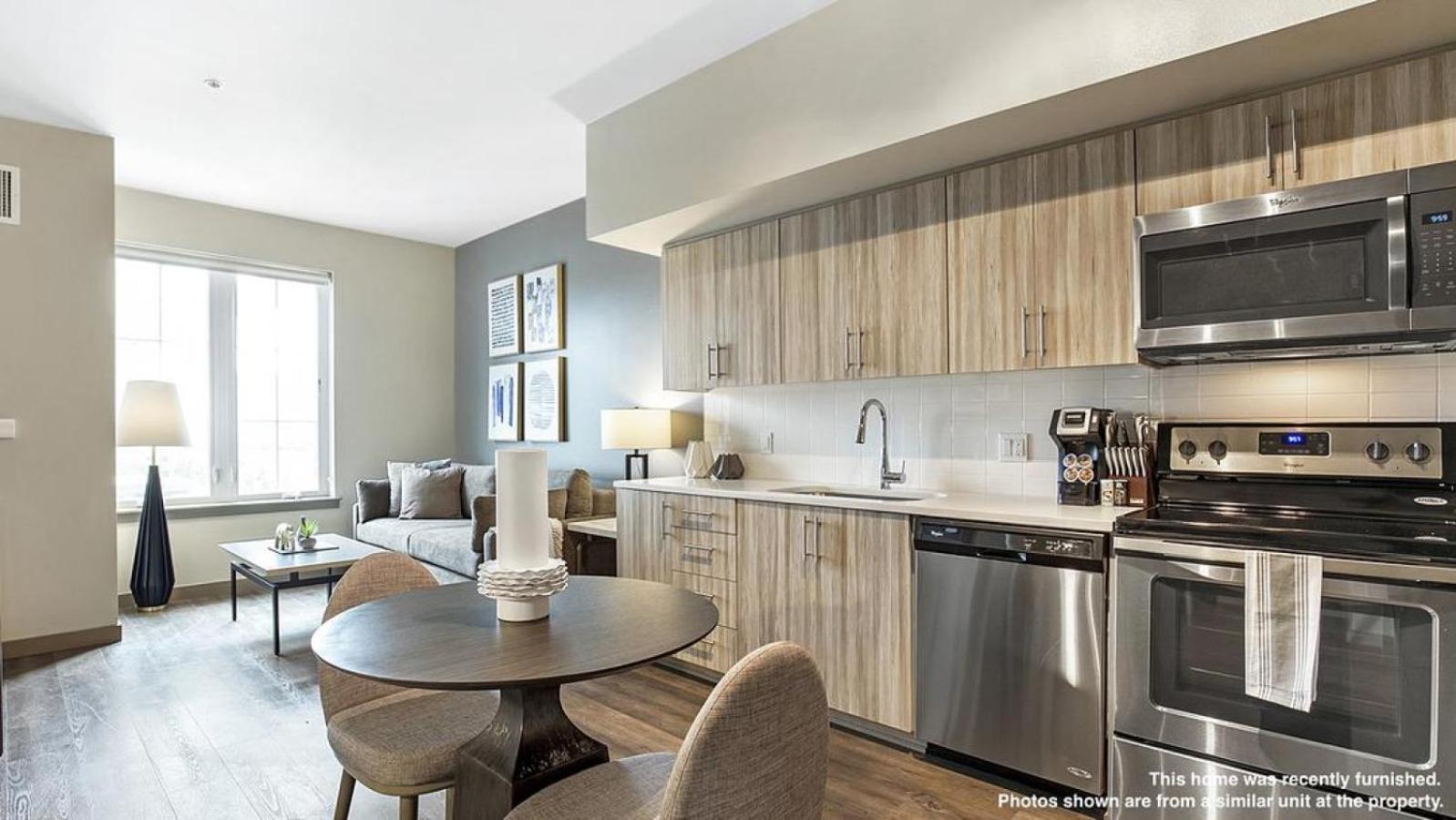 Apartment Landing Modern With Amazing Amenities *