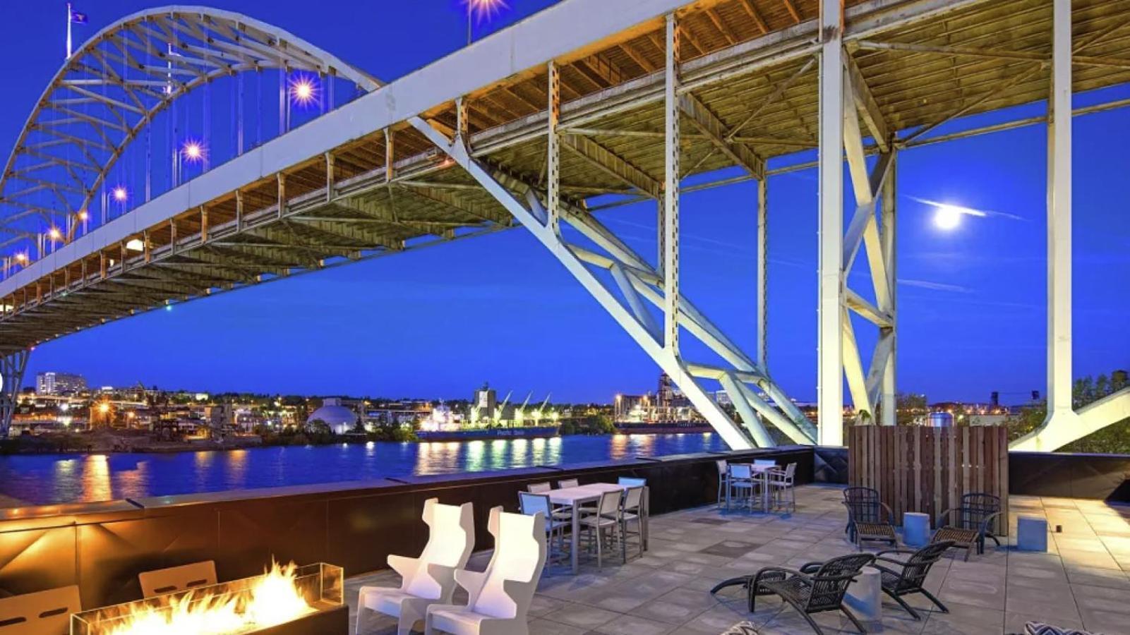 Landing Modern With Amazing Amenities Apartment