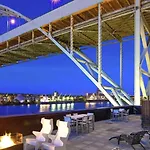 Landing Modern Apartment With Amazing Amenities